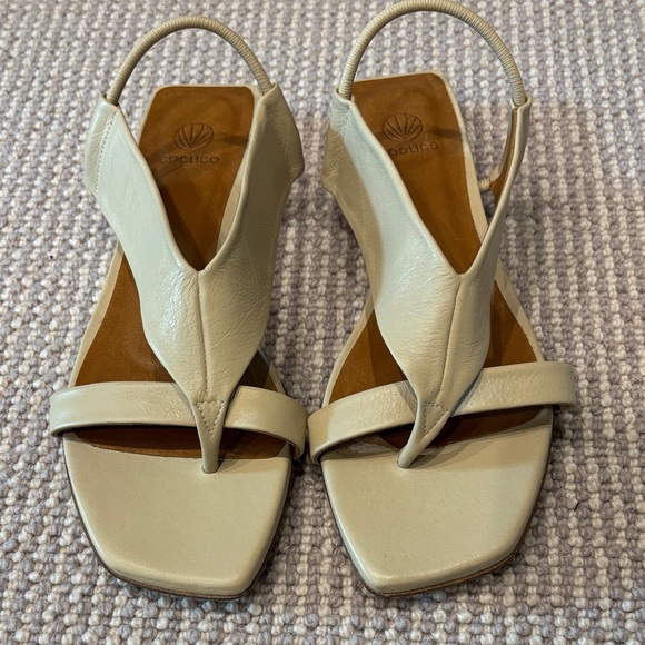 COCLICO Cream Leather Sandals - Picture 1 of 5